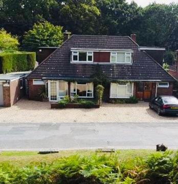 Abacus Bed And Breakfast, Blackwater, Hampshire Кэмберлей Экстерьер фото