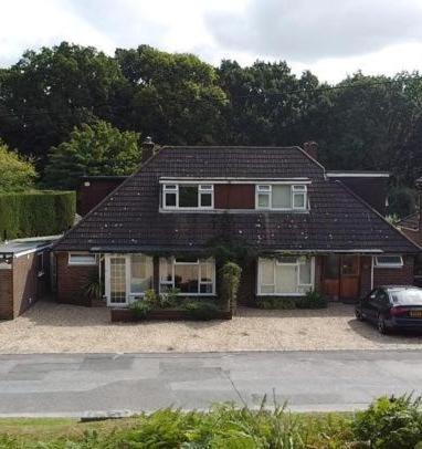 Abacus Bed And Breakfast, Blackwater, Hampshire Кэмберлей Экстерьер фото