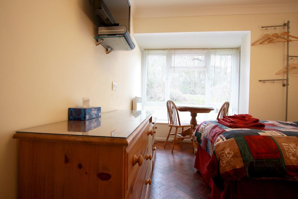 Abacus Bed And Breakfast, Blackwater, Hampshire Кэмберлей Номер фото