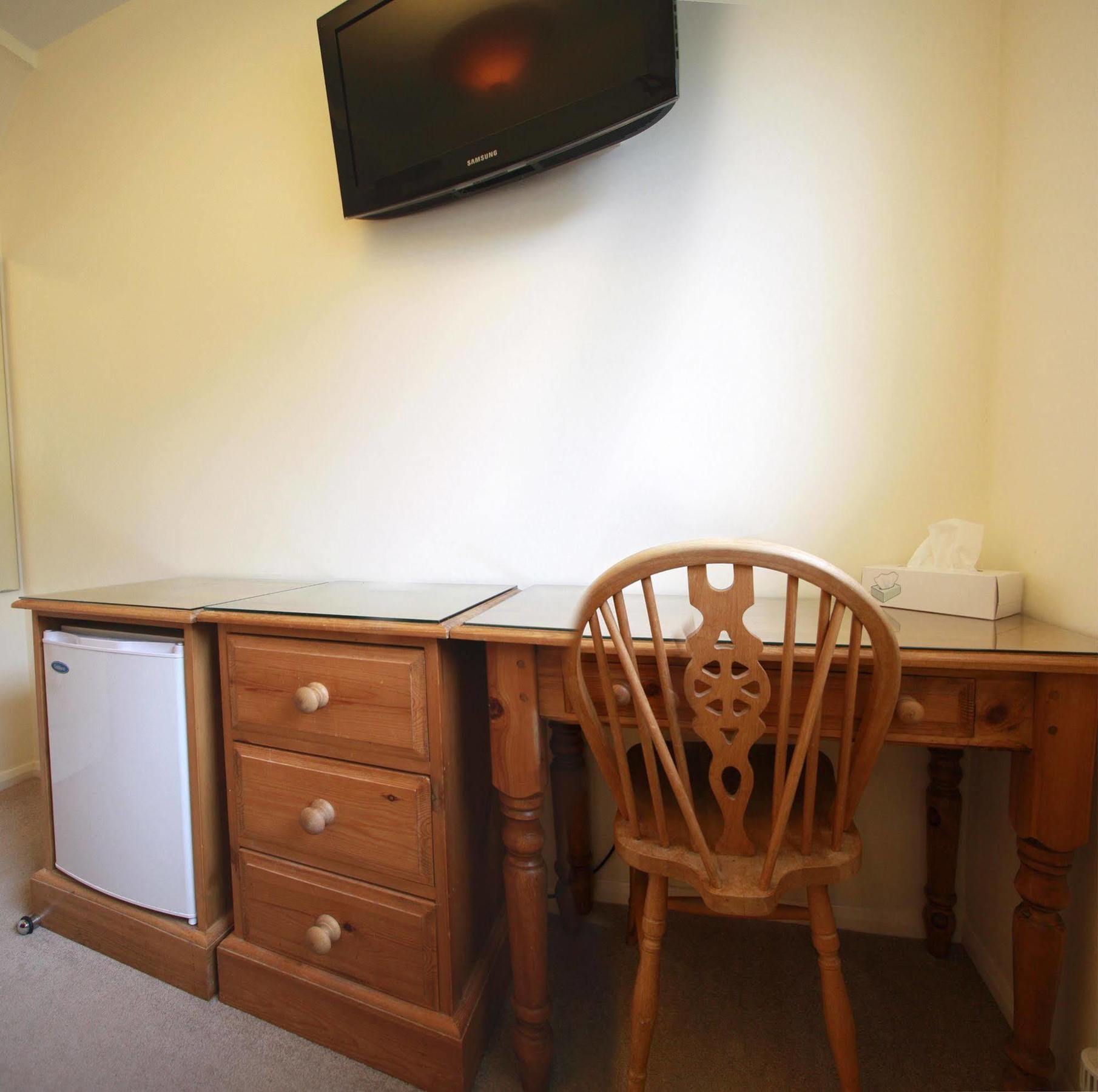 Abacus Bed And Breakfast, Blackwater, Hampshire Кэмберлей Экстерьер фото